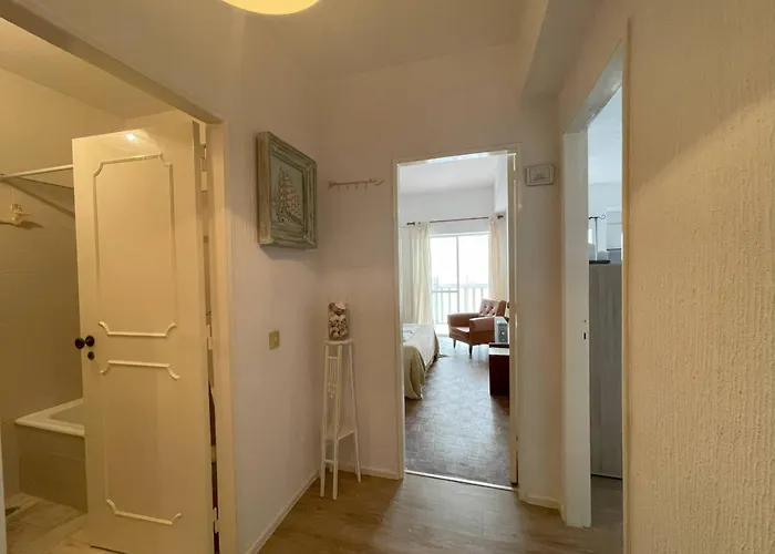 Yvonne By Refugio Apartment Almada